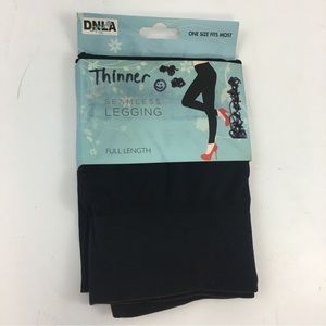 DNLA Seamless leggings Solid Black Thick but not overly thick OSFM NWT